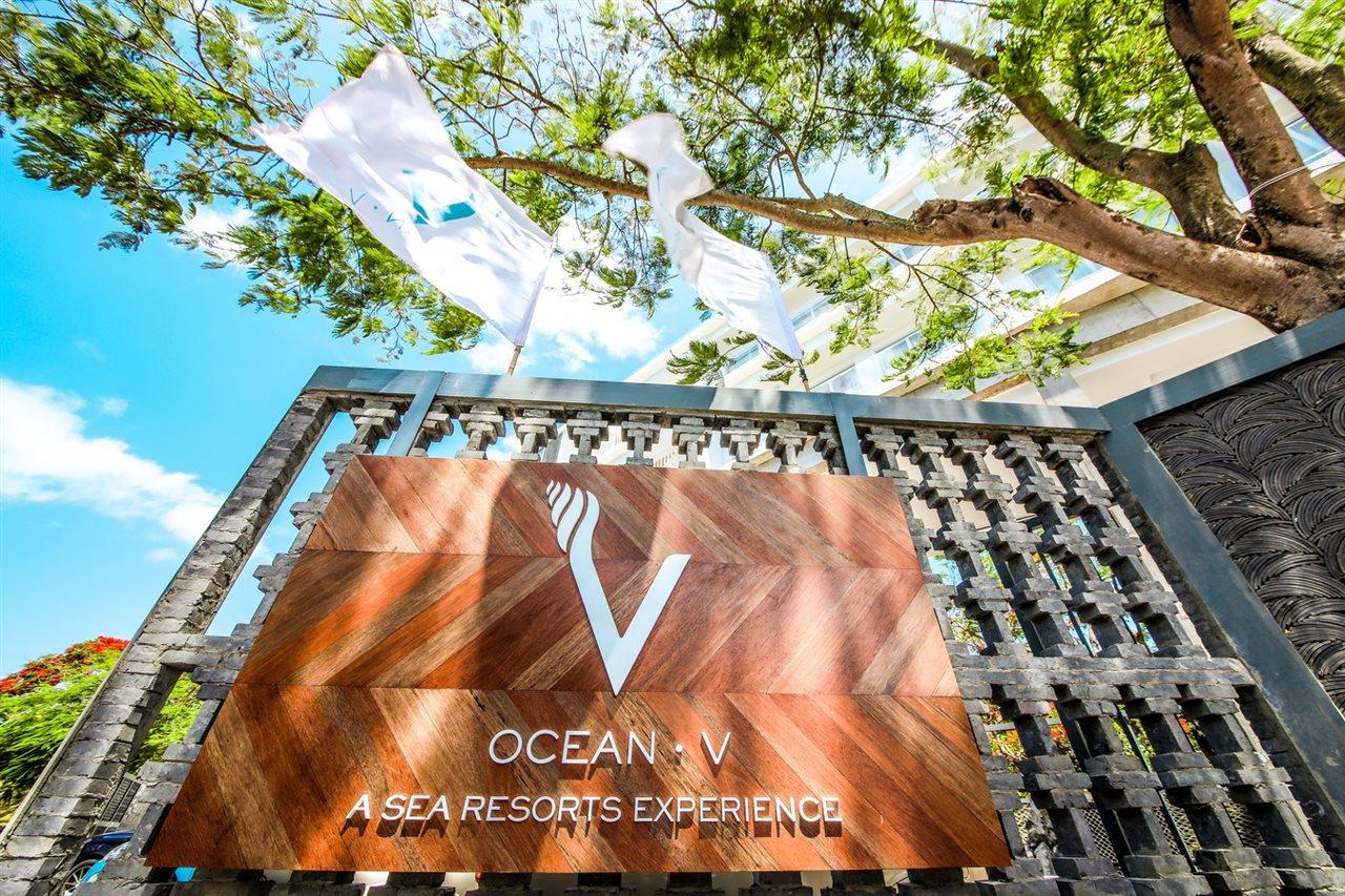 Ocean V Hotel (Adults Only) Pereybere Beach Exterior photo